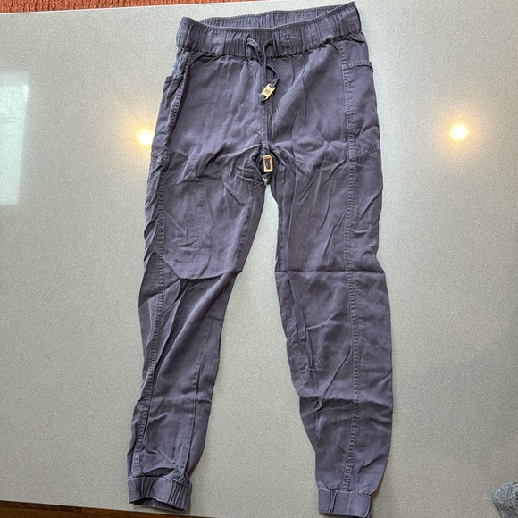10 XS gray lightweight jogger - Picture 1 of 3